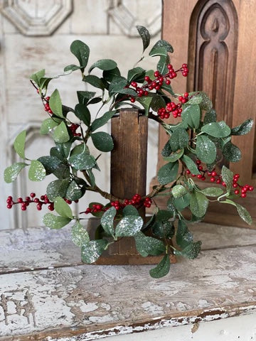 Holly berry candle ring